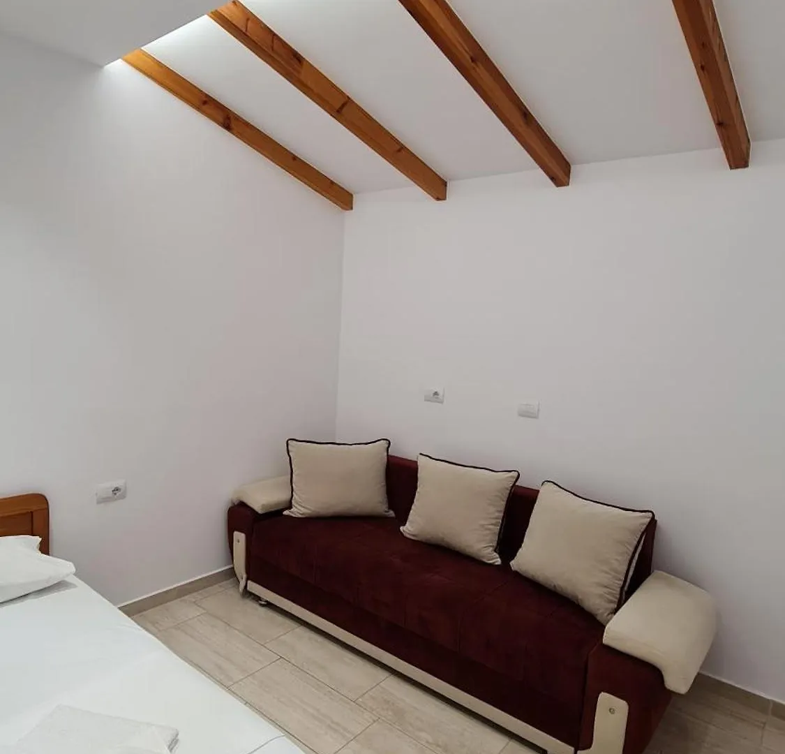 סרנדה Villa Skenderi אלבניה