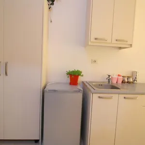  Apartment Mona's 1