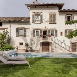 https://appart-de-charme-t2-jacuzzi-piscine-et-clim.hotels-rhonealpes.com