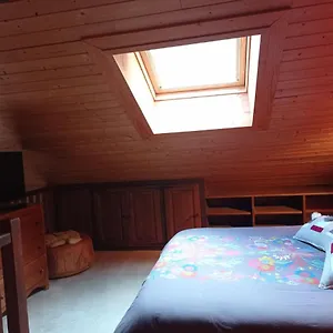 https://chalet-chez-nous-domancy.hotels-rhonealpes.com