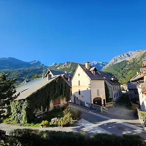 https://la-petite-corneille-a-chic-and-central-studio.fr-provencehotel.com